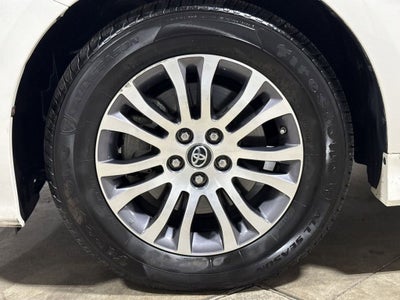 2018 Toyota Sienna XLE Auto Access Seat