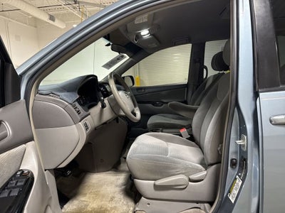 2005 Toyota Sienna CE