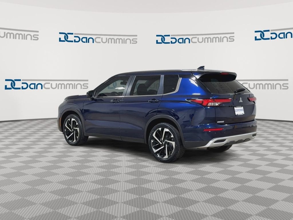 2024 Mitsubishi Outlander SE