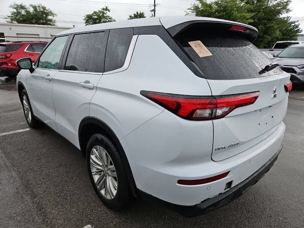 2024 Mitsubishi Outlander ES