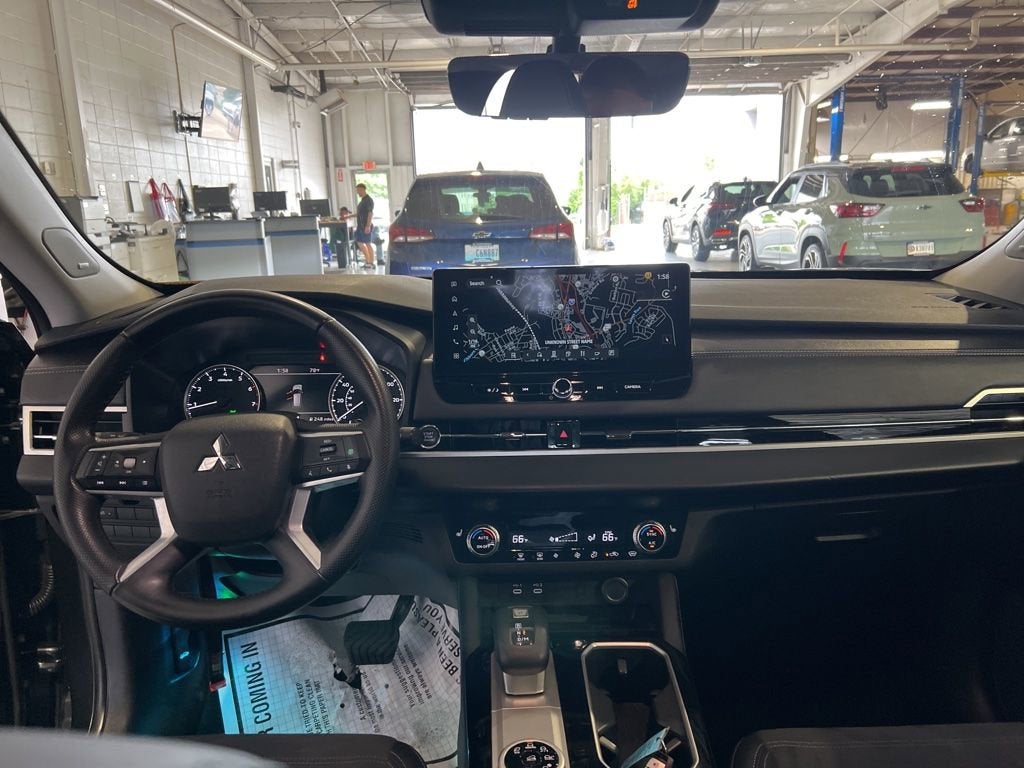 2025 Mitsubishi Outlander SE