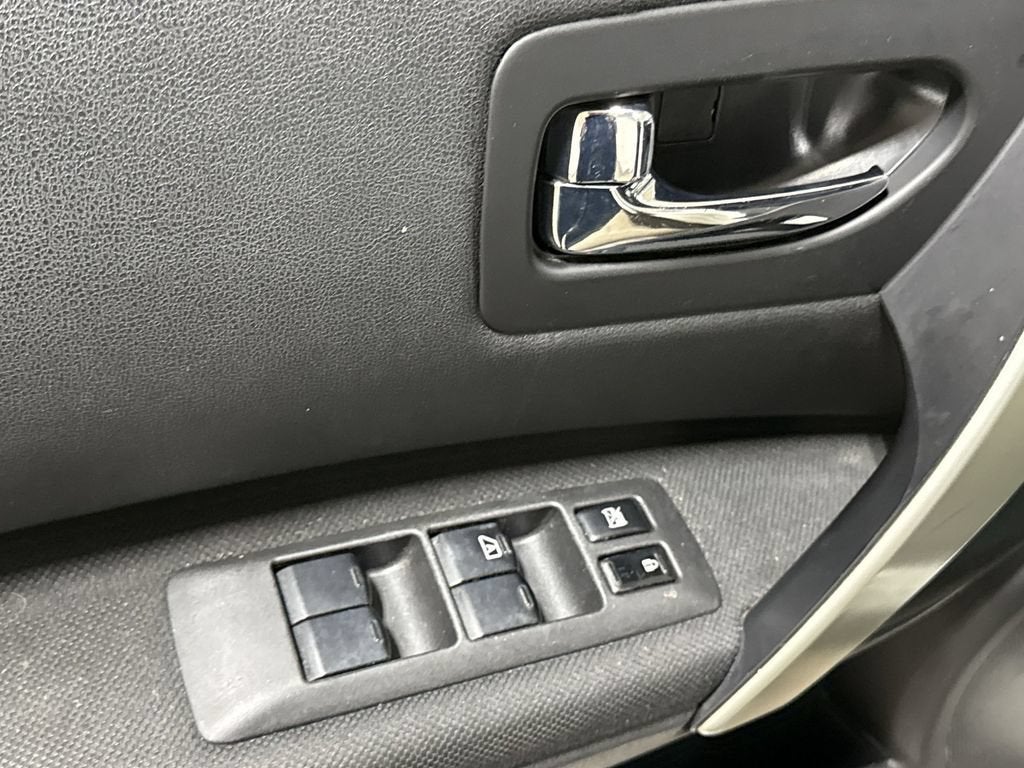 2011 Nissan Rogue S