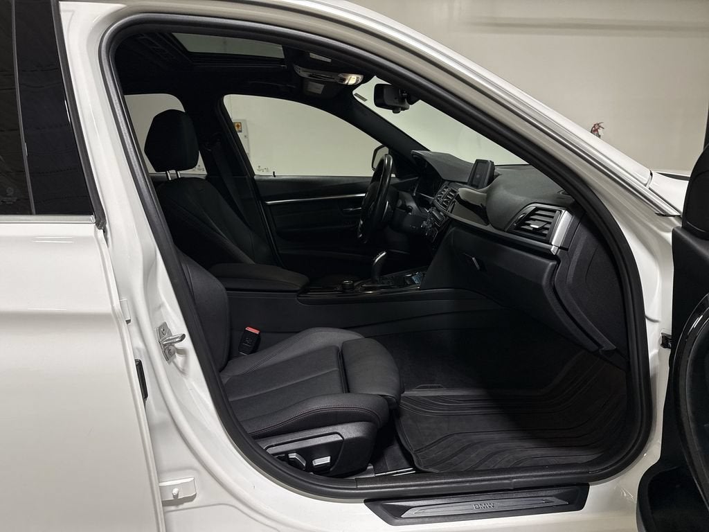 2018 BMW 3 Series 330i xDrive